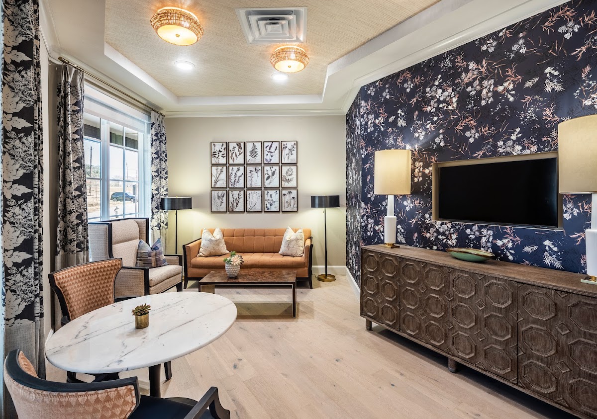 Longleaf Bee Cave photo 3